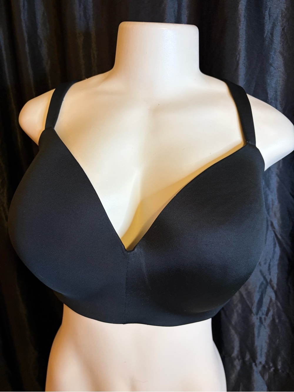 Cacique Black Seamless Wireless T-Shirt Bra